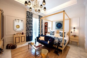Deluxe Double Room, 1 King Bed | Premium bedding, minibar, in-room safe, desk - Hotel Casa Palacio María Luisa 5* GL by Kaizen Hoteles (Jerez de la Frontera)