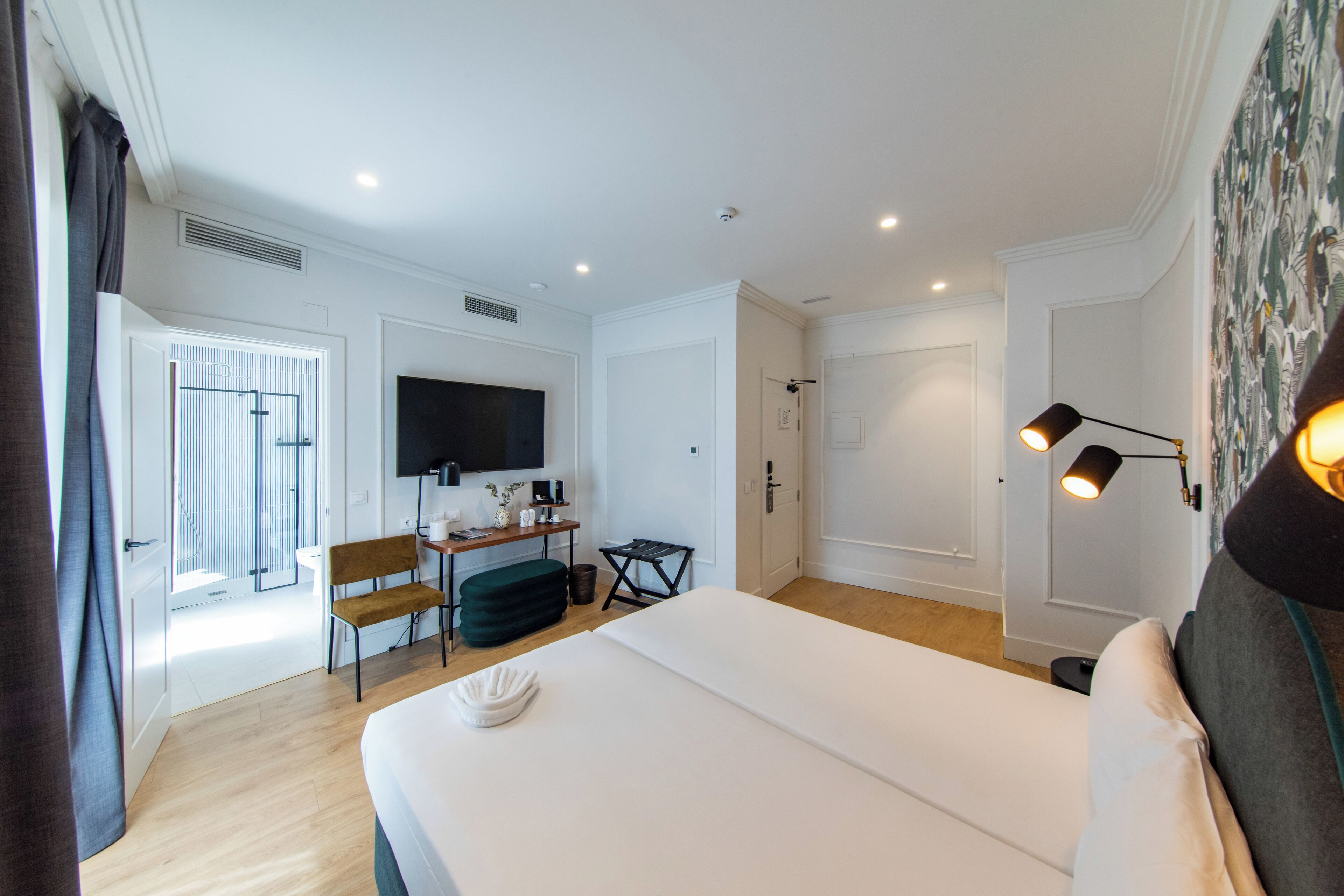 superior double room | 1 bedroom, in-room safe, desk, blackout curtains