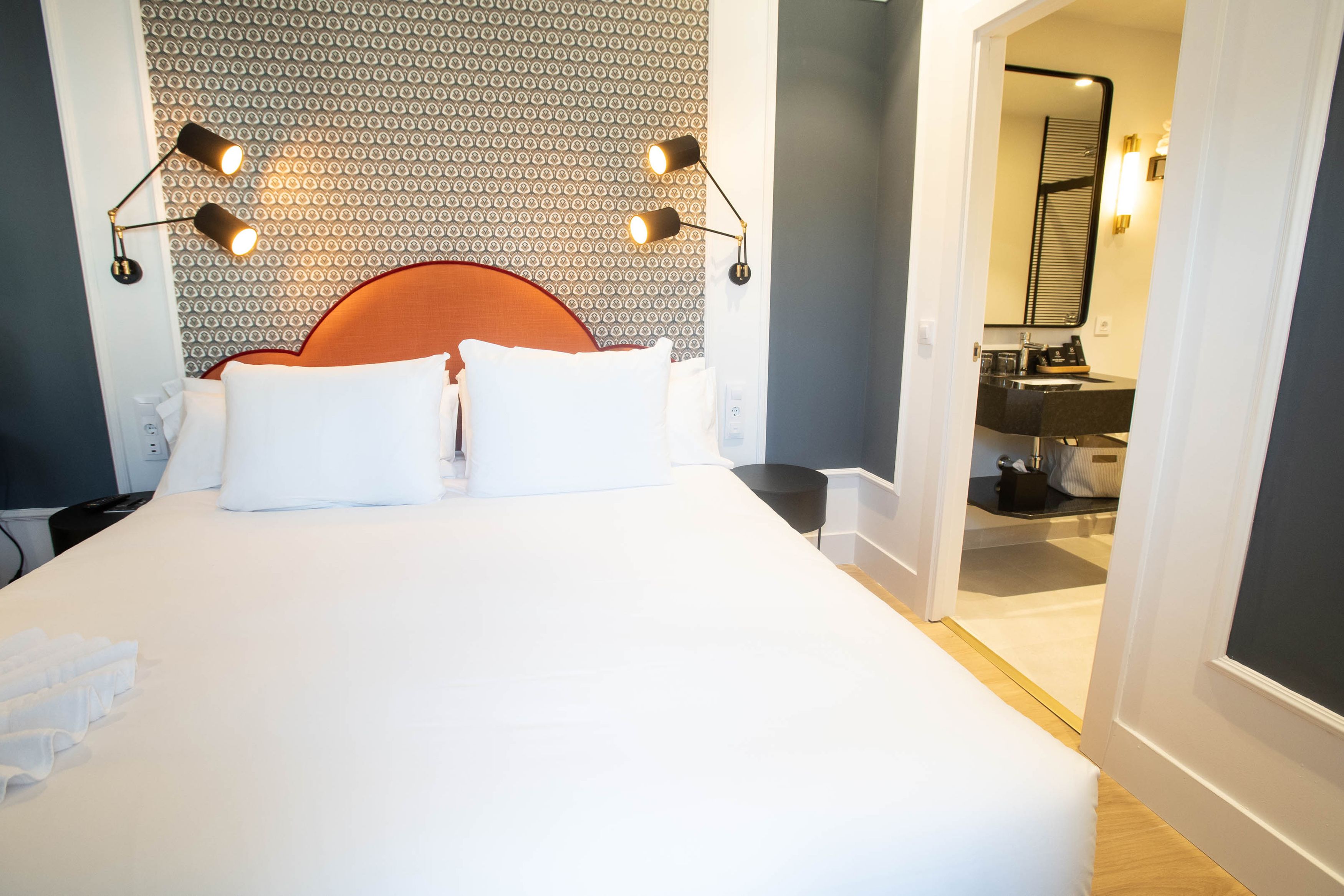 1 bedroom, in-room safe, desk, blackout curtains