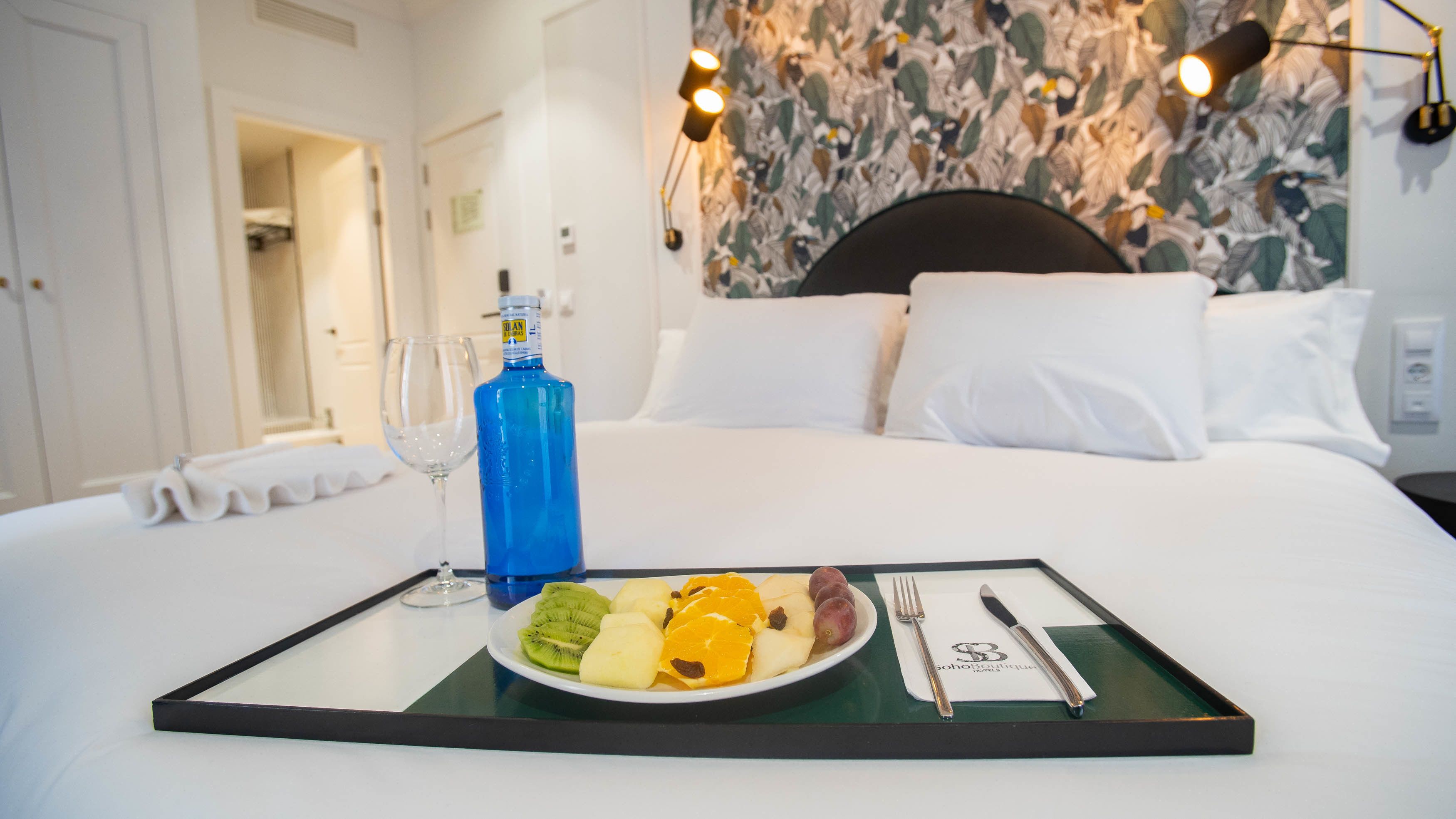 1 bedroom, in-room safe, desk, blackout curtains