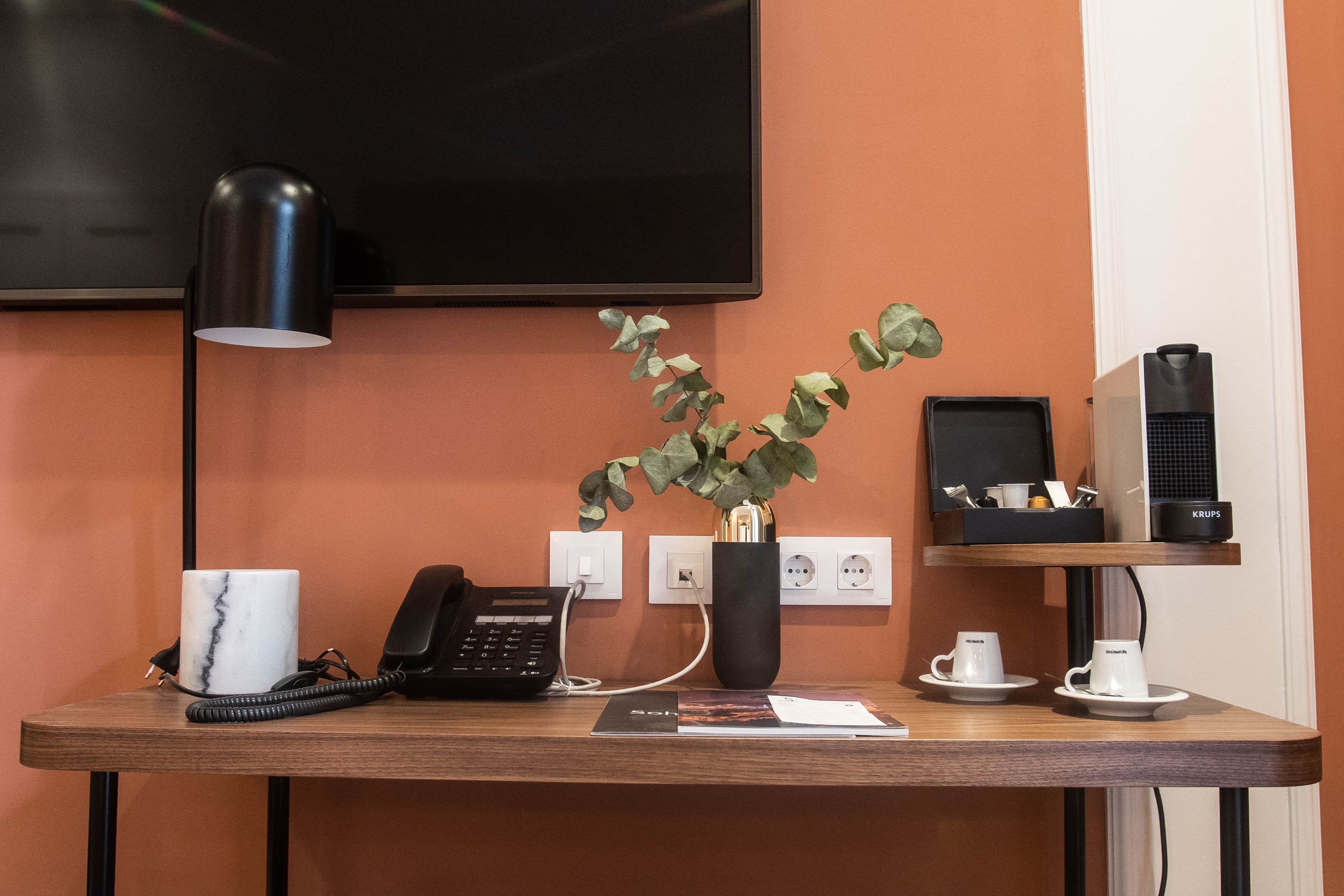 1 bedroom, in-room safe, desk, blackout curtains