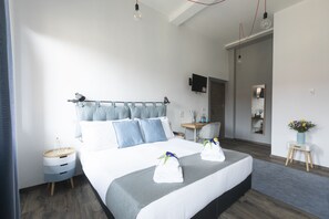 Superior Triple Room | Hypo-allergenic bedding, in-room safe, desk, blackout drapes - Hotel Miceli - Civico 50 (Florence)