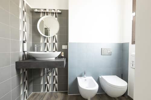 Triple Room | Bathroom | Shower, free toiletries, hair dryer, bidet