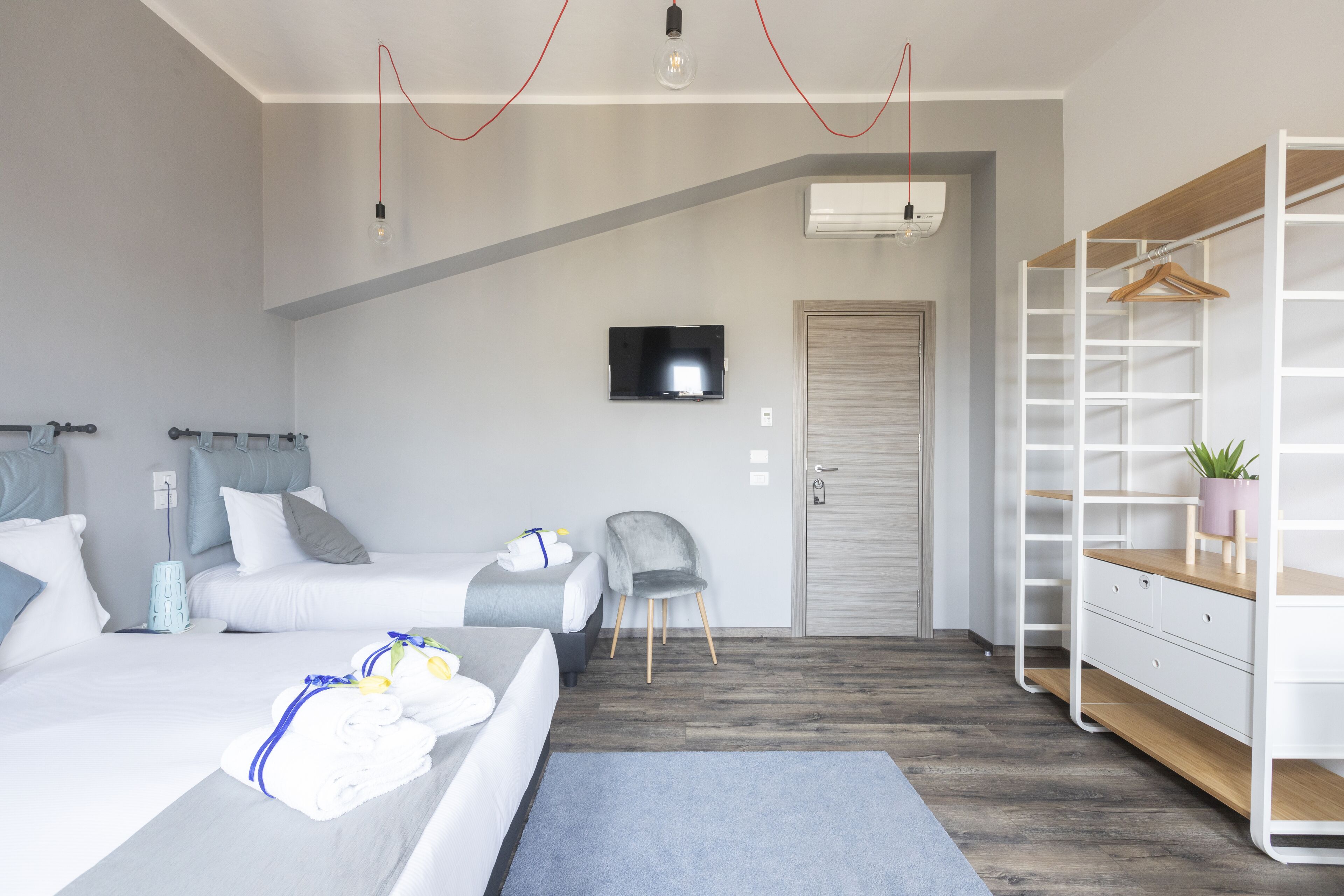 triple room | hypo-allergenic bedding, in-room safe, desk, blackout curtains