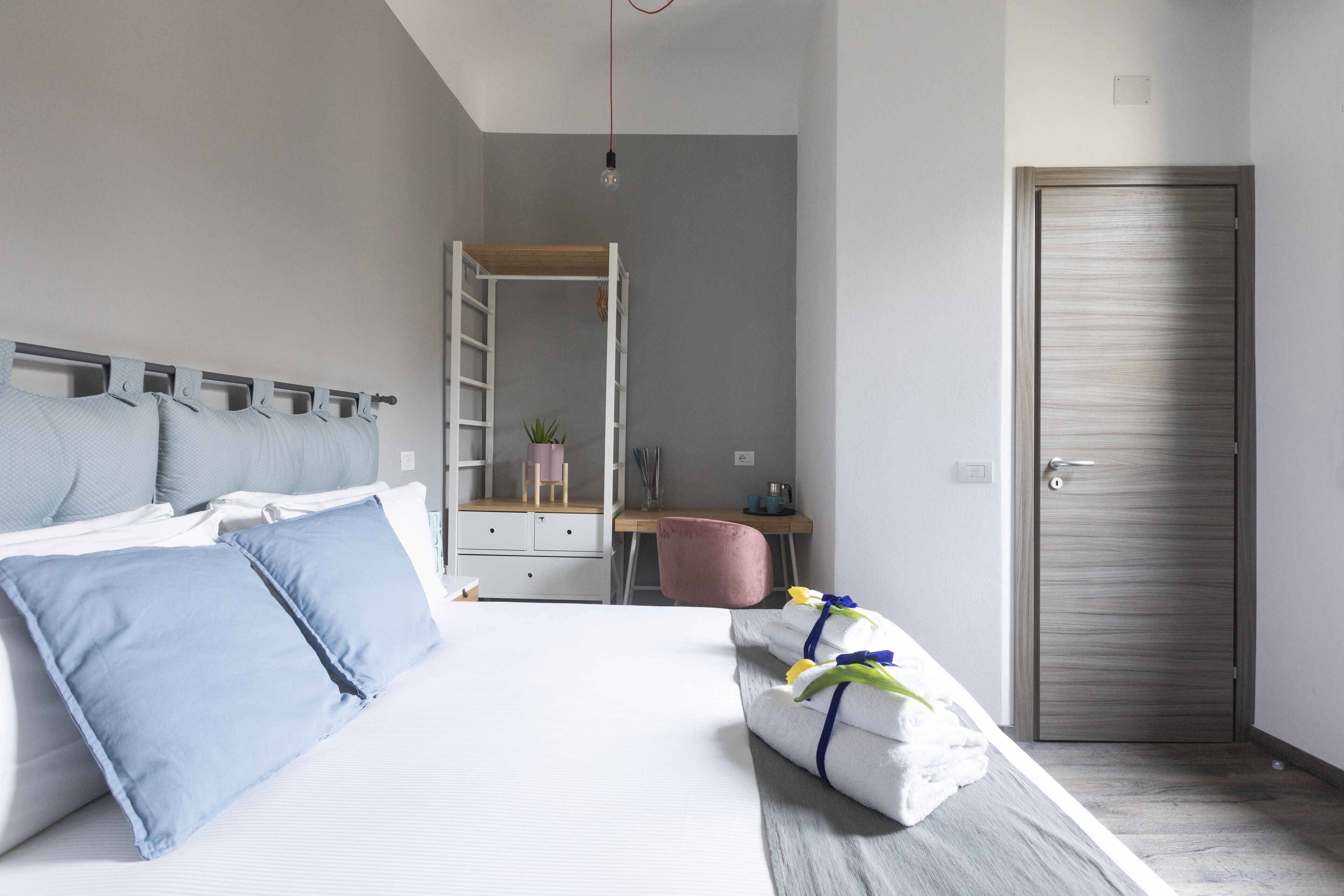 double room | hypo-allergenic bedding, in-room safe, desk, blackout curtains