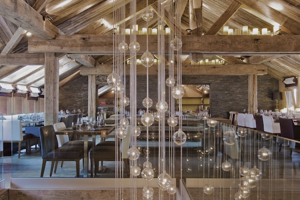 Lunch and dinner served, Regional cuisine