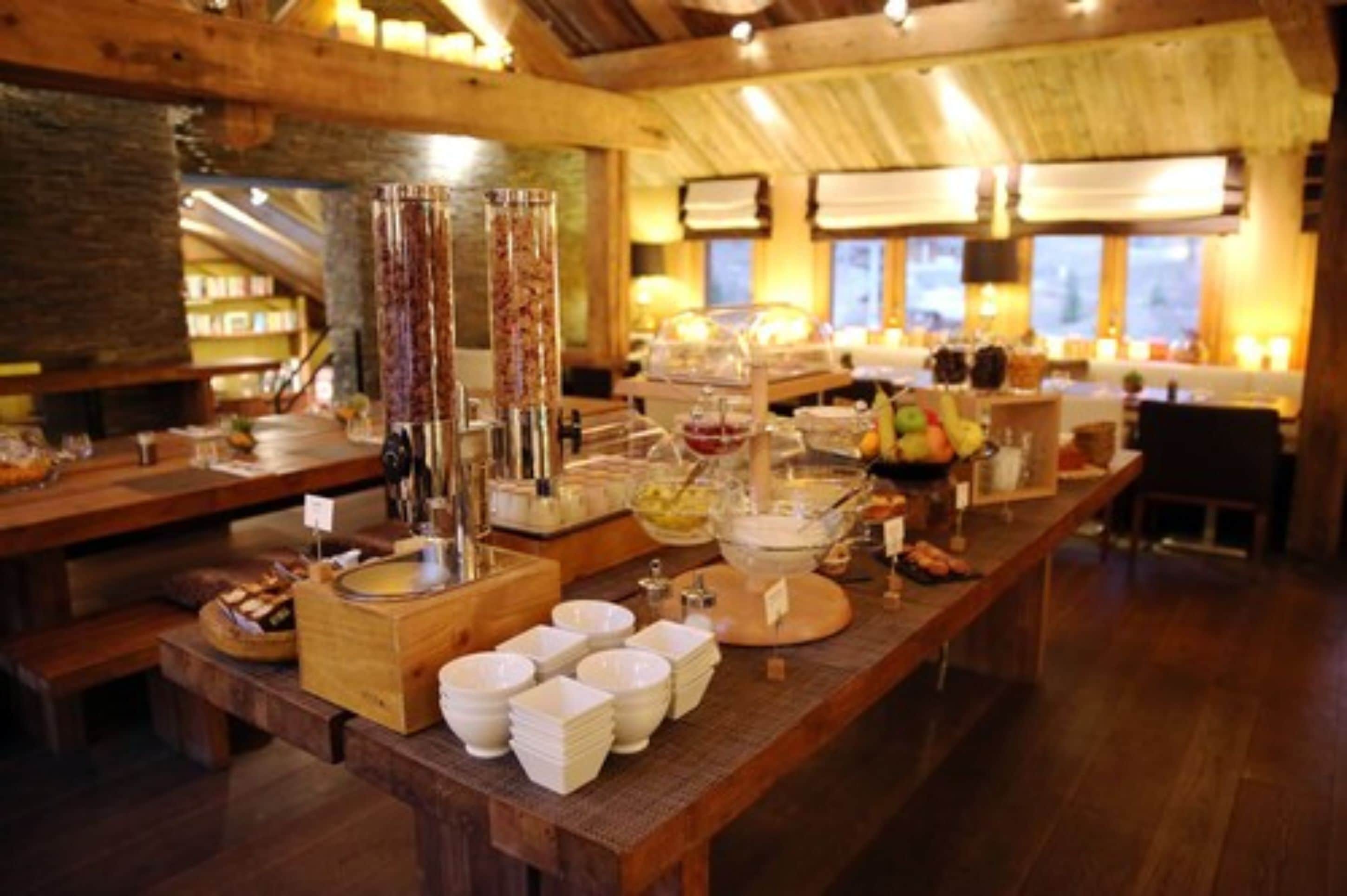 daily buffet breakfast for a fee