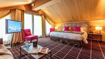 Deluxe tweepersoonskamer | Luxe beddengoed, een kluis op de kamer, individueel gedecoreerd