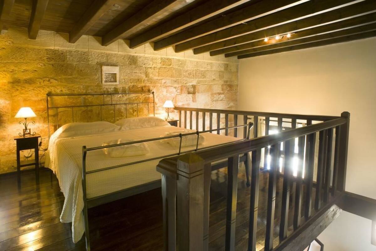 Deluxe Apartment (Helios)
