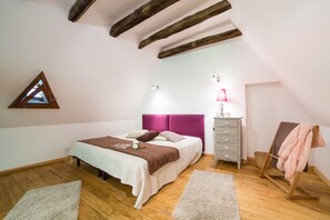 2 chambres, fer et planche à repasser, lit parapluie, Wi-Fi gratuit
