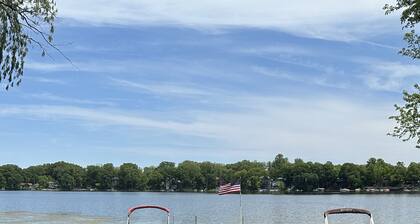 Lakehouse with Pontoon, Deck, Firepit, Paddle Boards, Grill & more INCLUDED!!