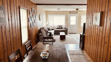Smart-TV, Kamin, Kinderspielzeug