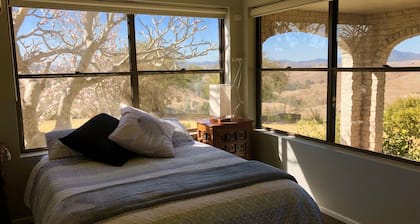 Dam Getaway Homestead