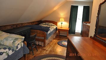 7 bedrooms, desk, free WiFi, bed sheets