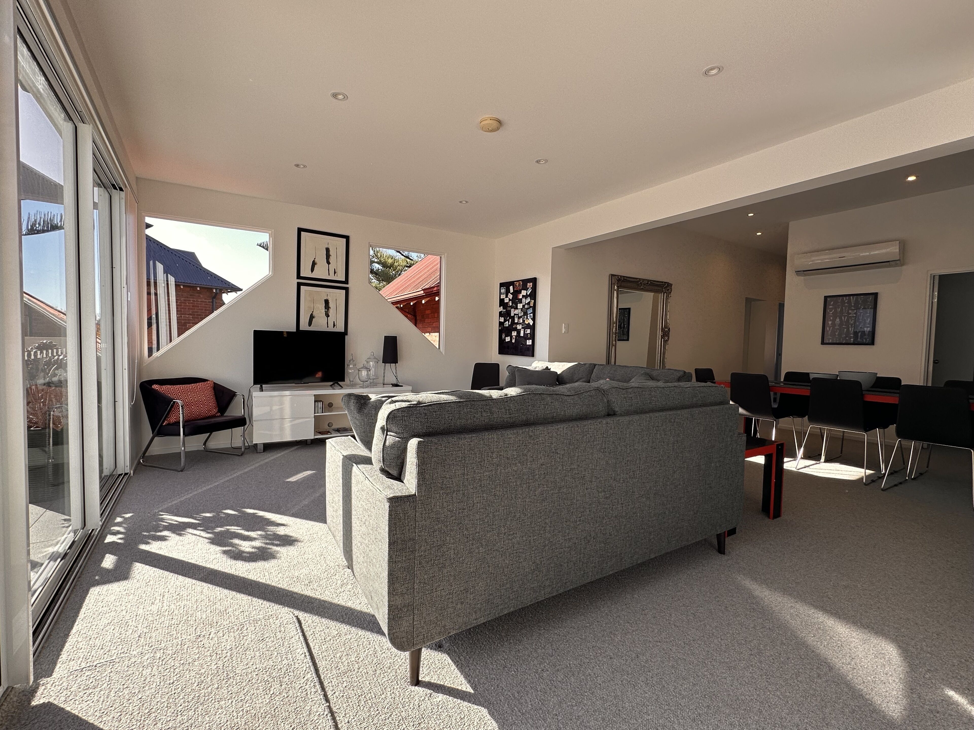 Smart TV, DVD player, video library, stereo