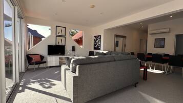 TV connectée, lecteur de DVD, vidéothÚque, chaßne hi-fi