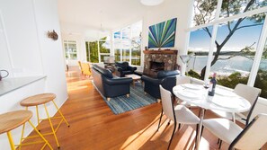 Dining - The Hideaway at Swansea - absolute beachfront (Swansea Tasmania)