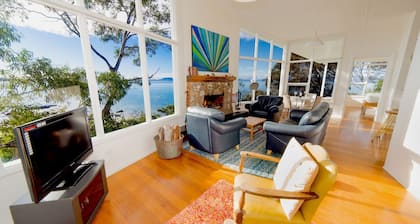 The Hideaway at Swansea - absolute beachfront