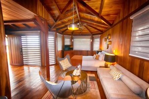 Cofres nos quartos, ferros/tábuas de passar roupa, Wi-Fi de cortesia