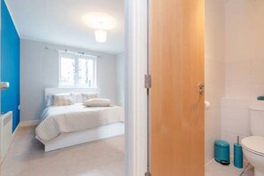 Combined shower/bathtub, hair dryer, towels, soap