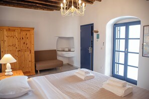 3 bedrooms, iron/ironing board, travel cot, WiFi