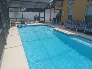 Piscine extérieure, piscine chauffée