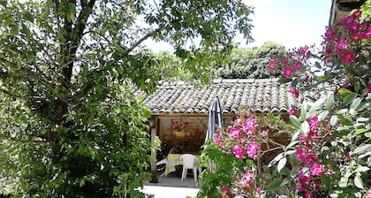 Elegant & Romantic Cottage In A Village Situated Between Two Busy Market Towns