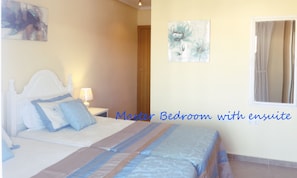 3 bedrooms, desk, iron/ironing board, travel cot - VILLA 3 BEDROOM- PRIVATE POOL CLOSE TO AMENITIES-PERFECT FOR A RELAXING HOLIDAY (el Gran Alacant)