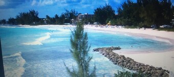 Villa, 4 camas, 3 baños, 1 minuto a la playa en coche o 10 minutos a pie