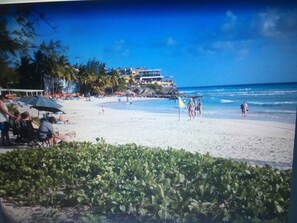 Beach nearby, beach towels - Villa, 4 beds, 3 bathrooms, 1 minute to beach by car or 10 minute stroll (Westmoreland)