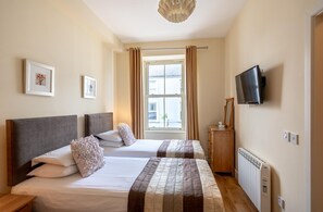 2 Schlafzimmer, Bügeleisen/Bügelbrett, Reisekinderbett, kostenloses WLAN