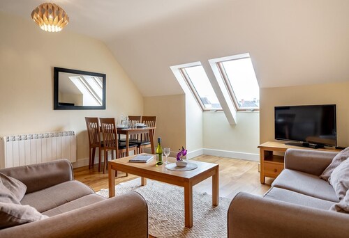 A 2 bed apartment that sleeps 4 guests  in 2 bedrooms