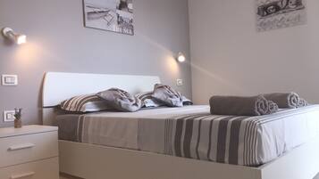 1 chambre, fer et planche Ă repasser, Wi-Fi, draps fournis