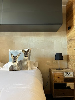 5 bedrooms, in-room safe, iron/ironing board, travel crib