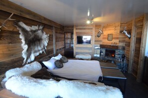 5 camere, una cassaforte in camera, ferro/asse da stiro