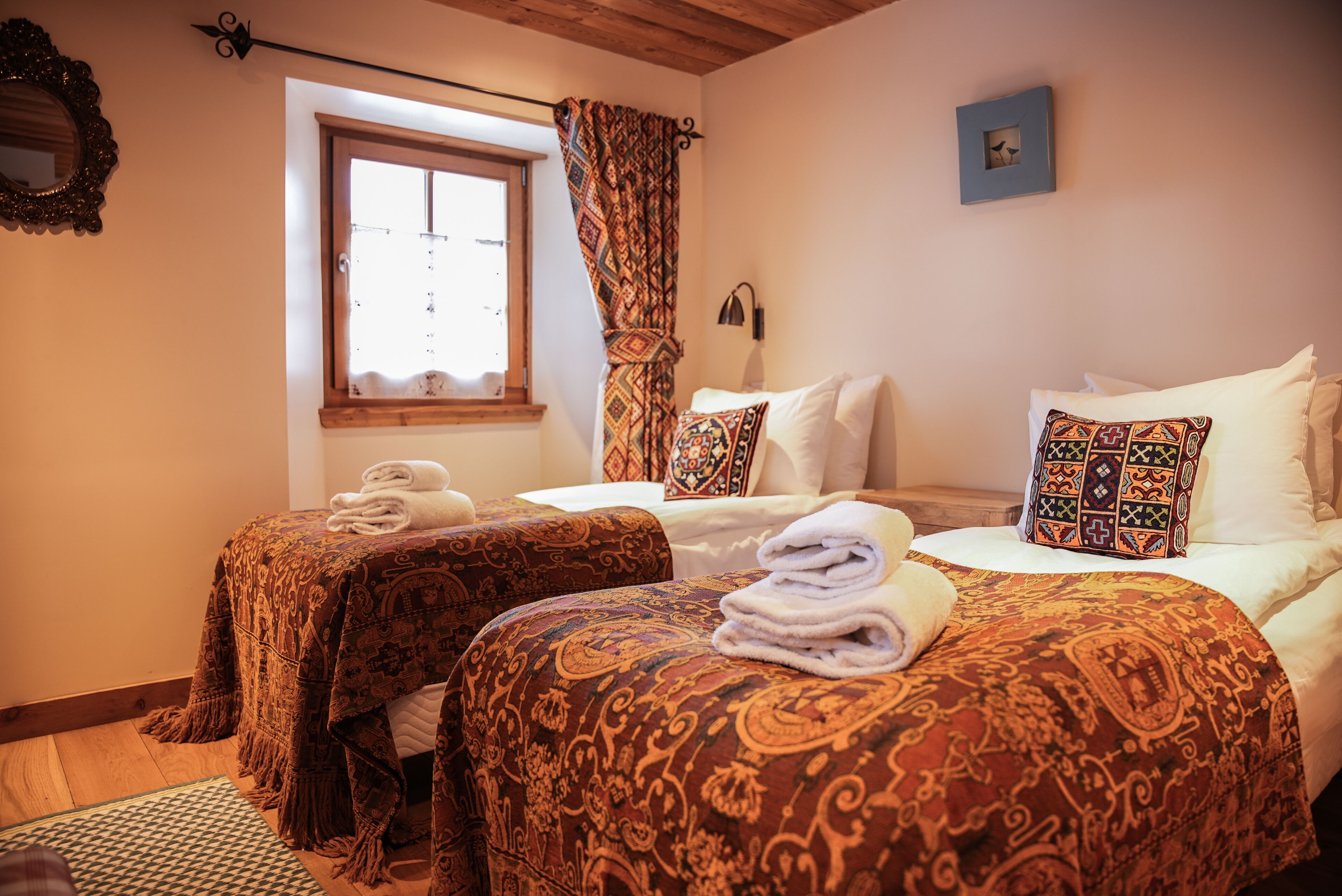 4 chambres, fer et planche à repasser, Wi-Fi gratuit, draps fournis