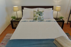2 chambres, fer et planche Ă repasser, Wi-Fi gratuit, draps fournis