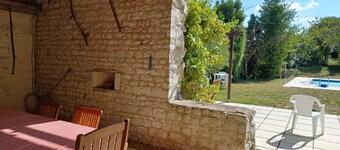 Ferme spacieuse avec piscine privée