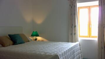 5 chambres, fer et planche Ă  repasser, Wi-Fi gratuit, draps fournis