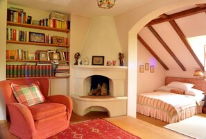 7 bedrooms, in-room safe, iron/ironing board, free WiFi