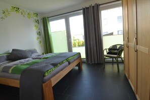2 Schlafzimmer, Reisekinderbett, WLAN