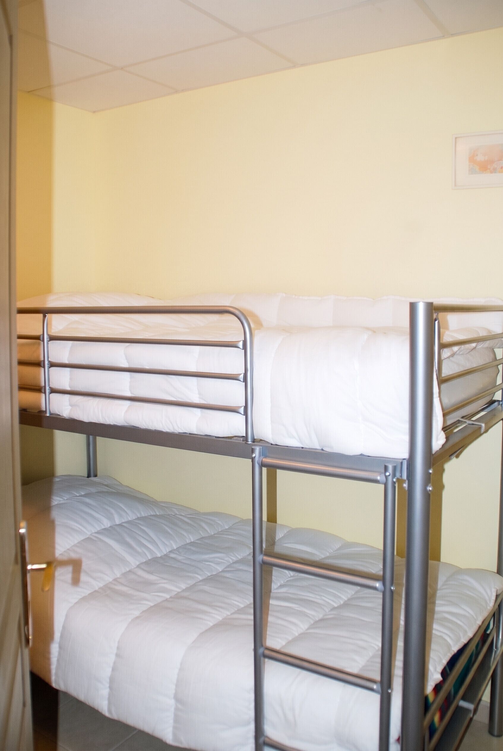 3 bedrooms, iron/ironing board, travel cot, free WiFi