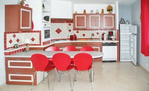 Refrigerador, microondas, parrilla de estufa y lavavajillas 