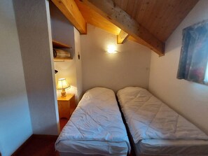 5 bedrooms