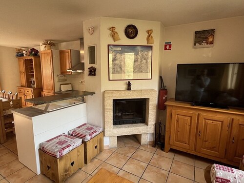 Chalet for 10 people in Plagne Soleil, pets allowed