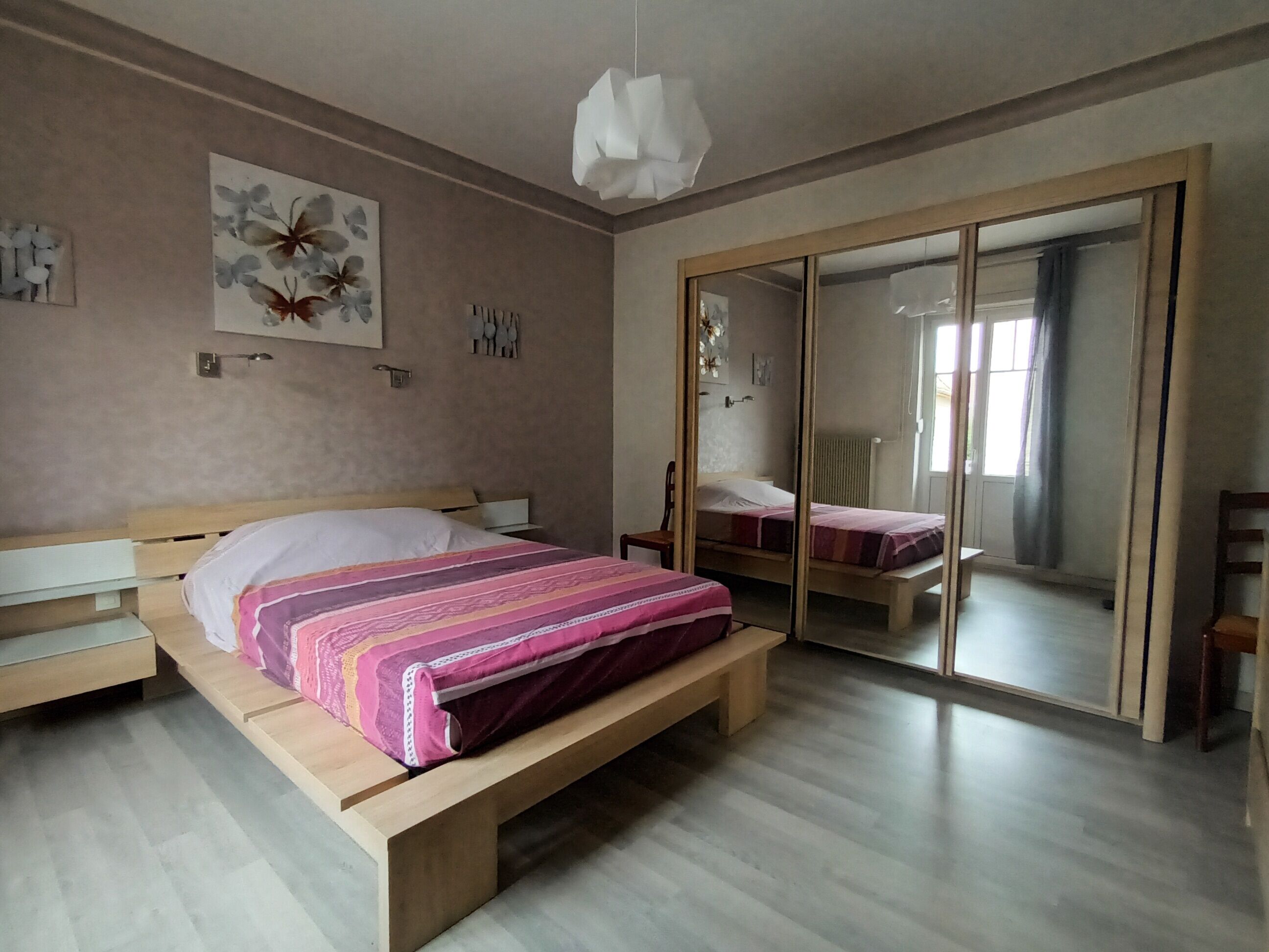 2 chambres, fer et planche à repasser, lit parapluie, Wi-Fi gratuit