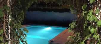 Provencal style house, near the city center with air conditioning