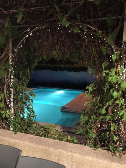 Provencal style house, near the city center with air conditioning