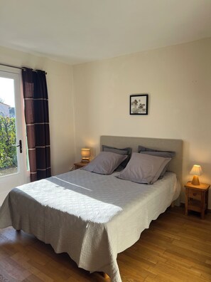 5 bedrooms, iron/ironing board, travel cot, free WiFi