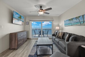 スマートテレビ、DVD プレーヤー、書庫、ステレオ